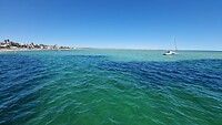 op de jetty van Denham