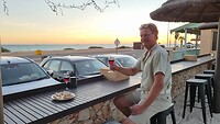 Met uitzicht op de baai sluiten we de dag af