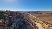 Skywalk met Andre, hangend boven de kloof