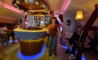 In de loungebar