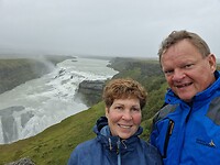 Bij de waterval