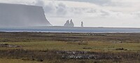 Uitzicht op Reynisfjara. Nog in de bewolking