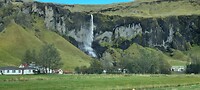 Waterval langs de weg