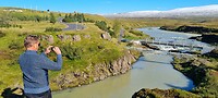 Rivier bij rotseiland Hrutey, bij Blonduos