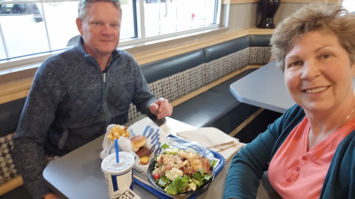 Hapje in de diner om de hoek