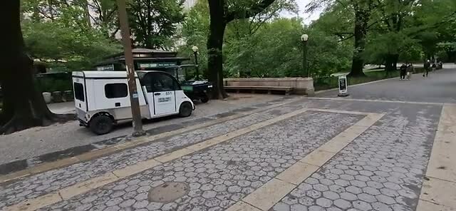 Wolkenkrabbers en ingang Central Park bij Columbus Circle