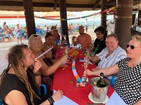 Met z’n allen aan tafel