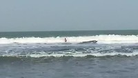 Sebas in de golven