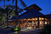 Restaurant bij avond