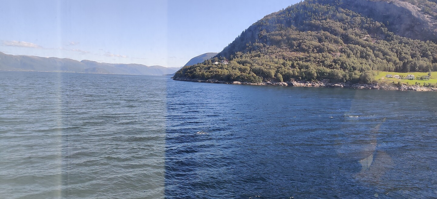 Op de Ferry van Oppedal naar Lavik