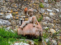 Terracotta kruik met kind