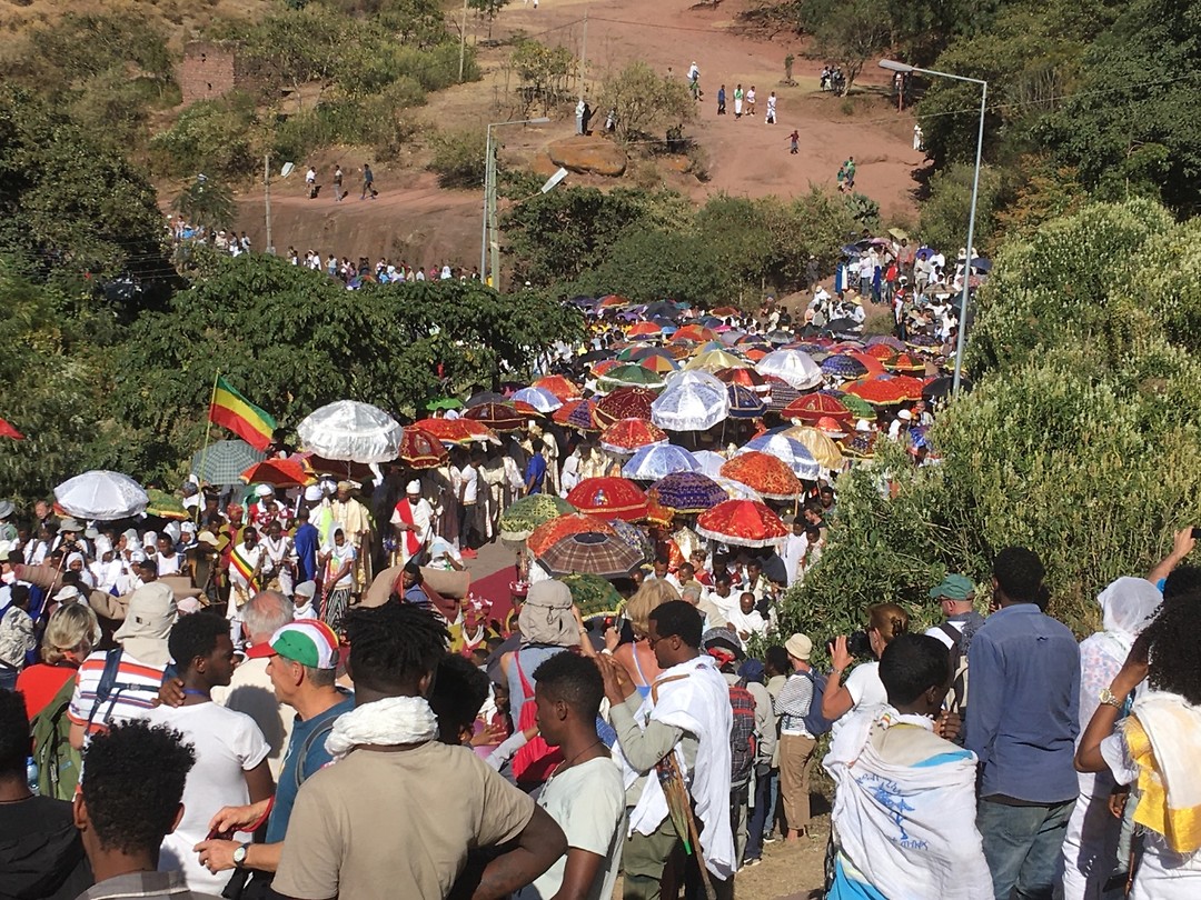 Processie tijdens Timkat in Lalibela
