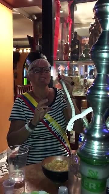Anky aan de shisha