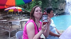 anouk met haar biertje