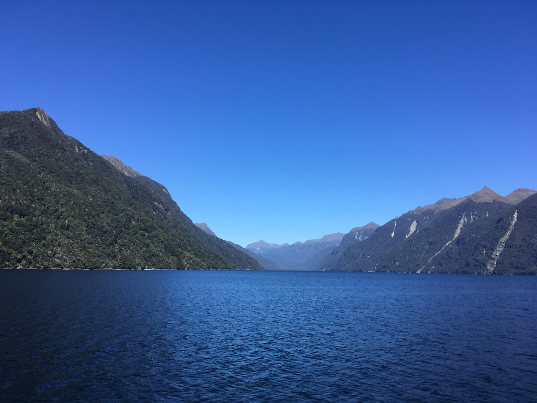 LakeManapouri