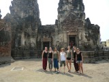 Ik, Emmy, Ellie, Marianne, Katja, Esther en Laura bij de Monkey Temple