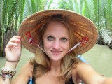Met de vietnamese hoed