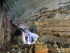 stiekem een foto van de Buddha Cave