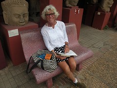 Vanuit het Nationaal Museum, Phnom Penh, groet ik jullie van harte.