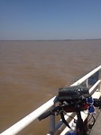 Met het veer over de Cua Ham Luong