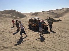 Met deze buggy hebben we over de hoge zandduinen gecrost