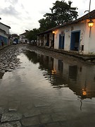 Zeewater in de straten van Paraty