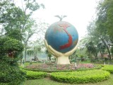 Hanoi/wereldbol in park