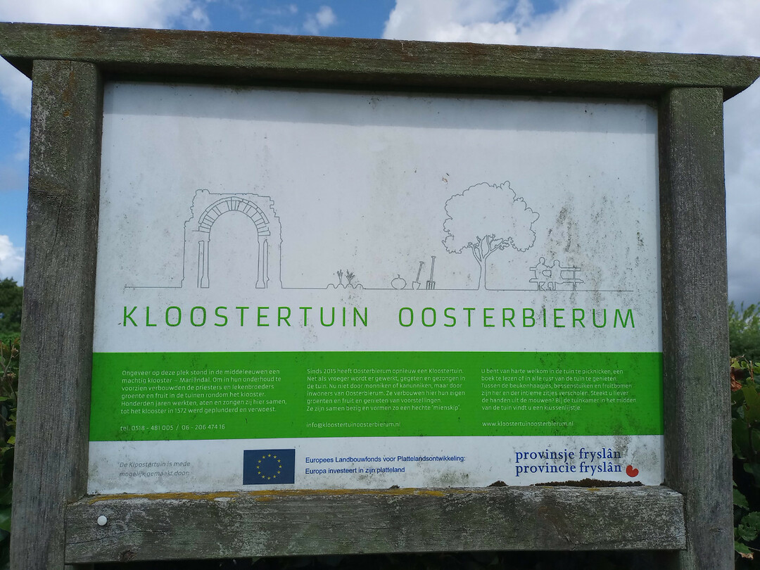 Bord kloostertuin