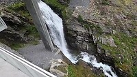 Uitzichtpunt over de fjorden bij Ljøen