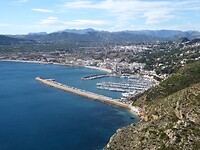 Uitzicht op de Xabia en de haven van Xabia vanaf Cabo Sant Antoni.