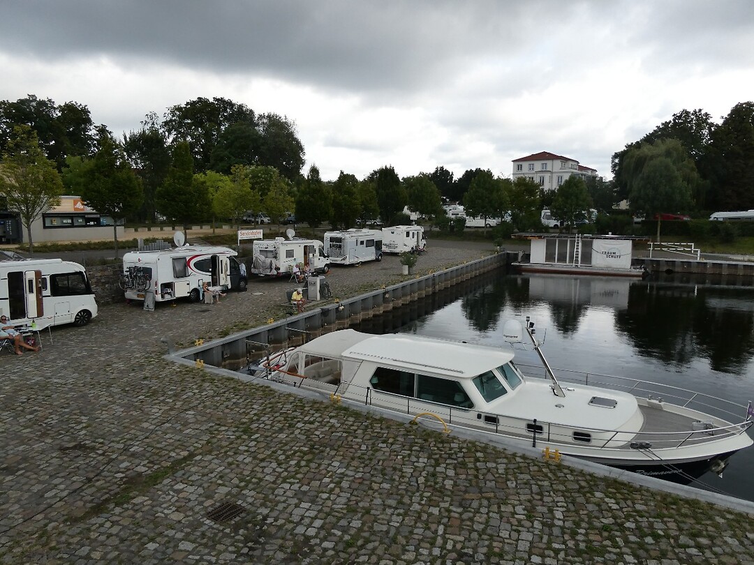 Jachthaven annex  camperplaats
