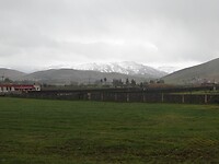 Hier ligt de sneeuw alleen nog op de toppen van het Atlasgebergte.