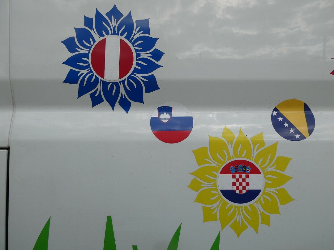 Deze reis: 4 nieuwe landen. Helaas: vlag van Oostenrijk op zijn zij.