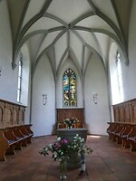 Prachtig eenvoudig kerkje bij de watervallen