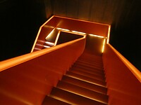 De trap in het Ruhrmuseum lijkt op gloeiende stromen kool/staal