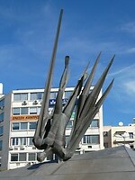 Oorlogsmonument: gevallen engel?
