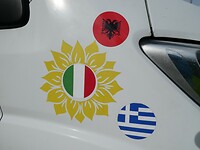 Albanese vlag: 2e nieuwe land deze vakantie. Eigenlijk rechts naast Italië, maar onvoldoende plek.