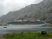 Cruiseschip bij Kotor