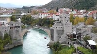 Uitzicht vanaf de minaret van de Mehmet Pashamoskee in Mostar