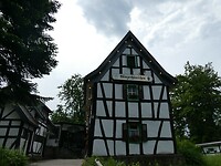 P1007867