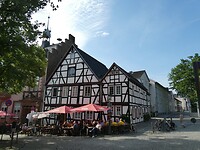P1007878