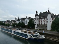 P1007894