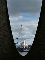 Doorkijkje naar de haven van het Fjordenhus