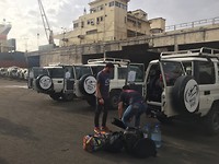 Upcountry screening; auto’s inladen en vertrek naar de andere kant van het land = 9 uur rijden