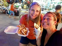 Frietje saté met kroket! Ein.de.lijk!