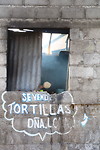 Hier worden Tortillas gemaakt en verkocht