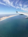 In het vliegtuig over Afrika vliegen