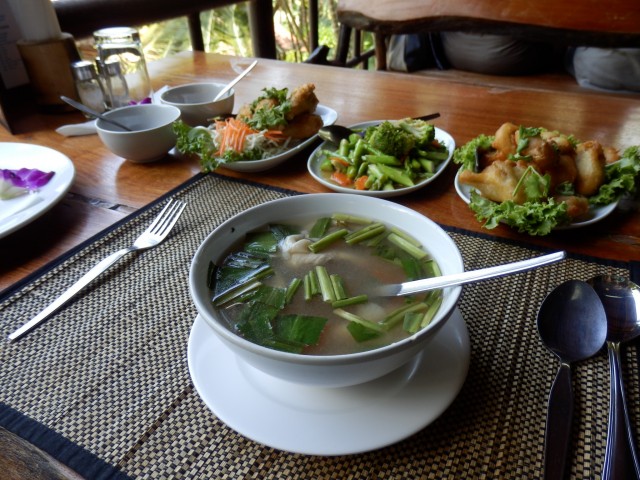 (Overdadige) lunch bij River Kwai Resotel