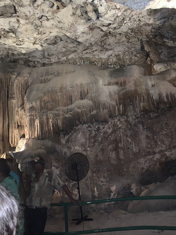 Hato grotten Foto Anouk op Curacao