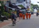 Bassie op de fiets in Vientiane